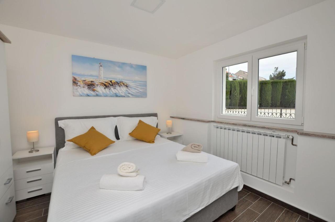 Apartments Villa Sofia Мартиншчица Экстерьер фото