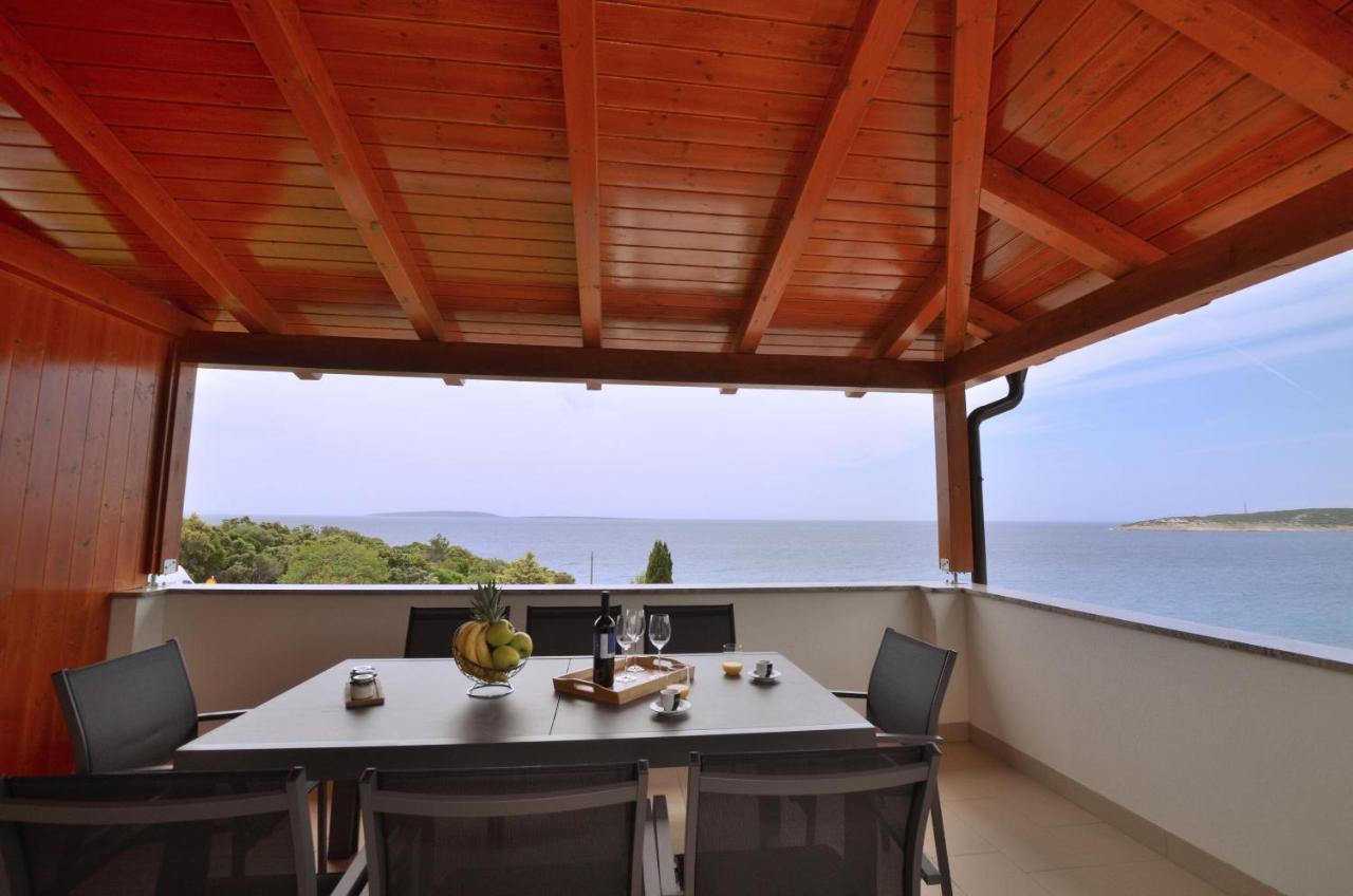 Apartments Villa Sofia Мартиншчица Экстерьер фото