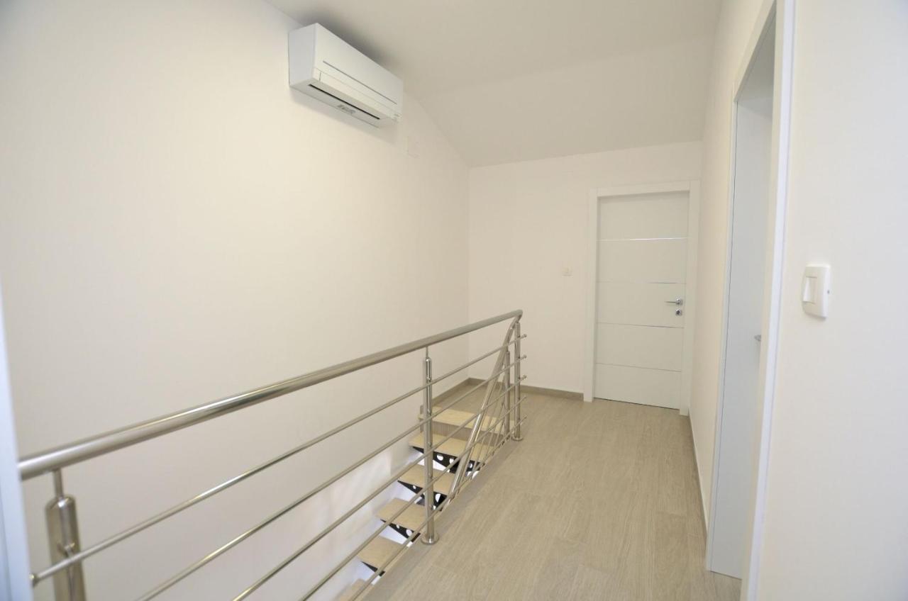 Apartments Villa Sofia Мартиншчица Экстерьер фото
