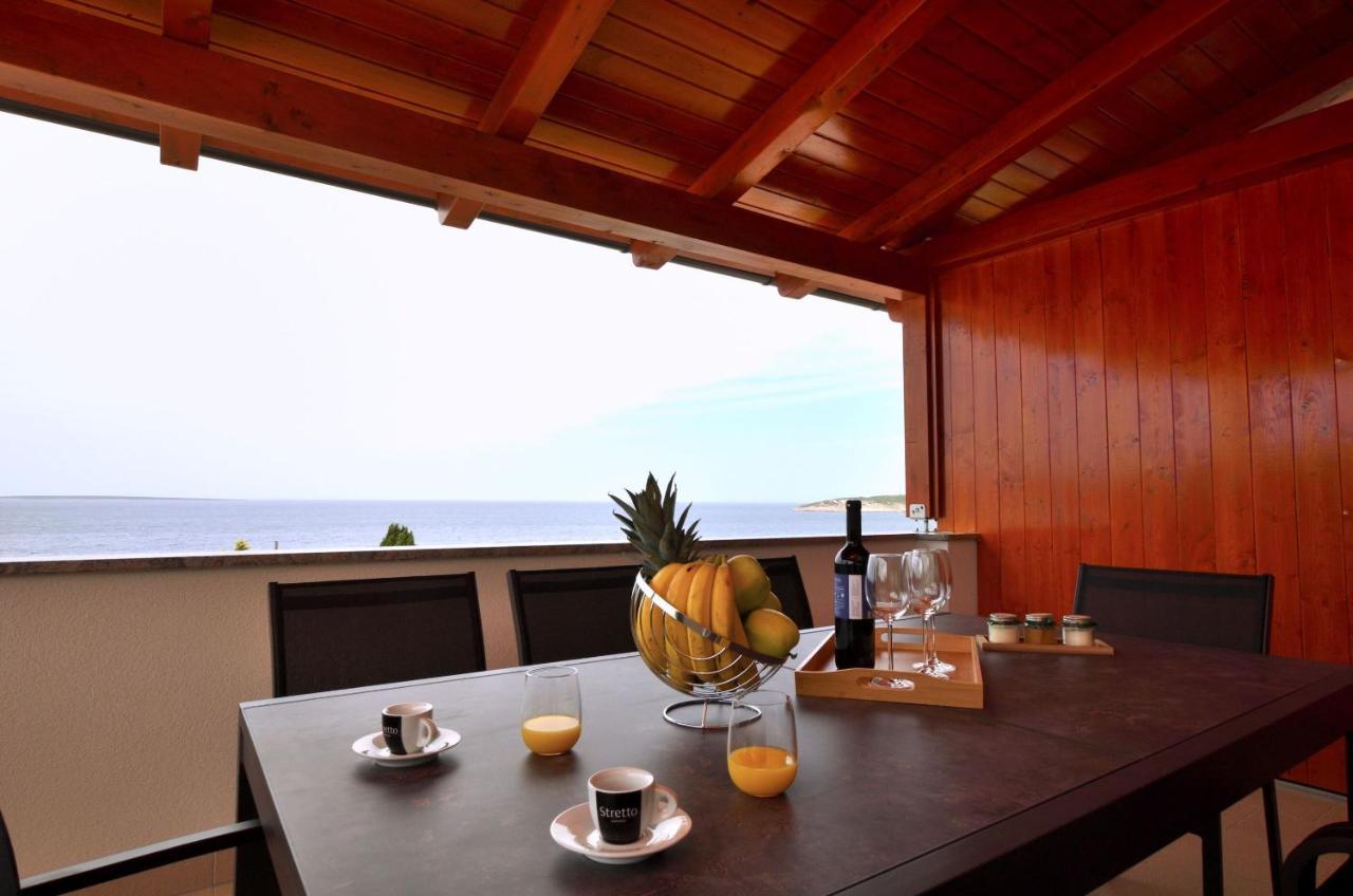 Apartments Villa Sofia Мартиншчица Экстерьер фото