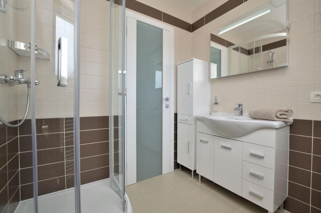 Apartments Villa Sofia Мартиншчица Экстерьер фото