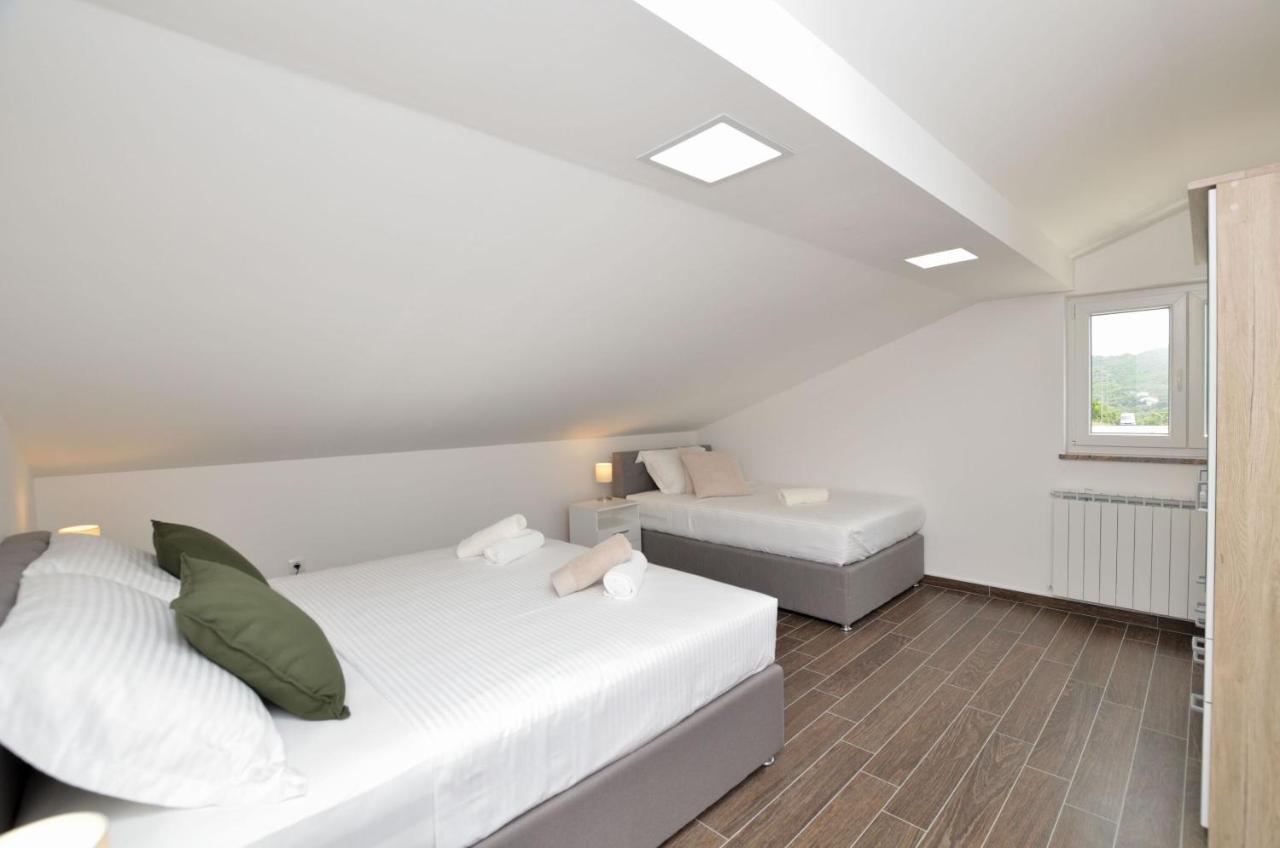 Apartments Villa Sofia Мартиншчица Экстерьер фото