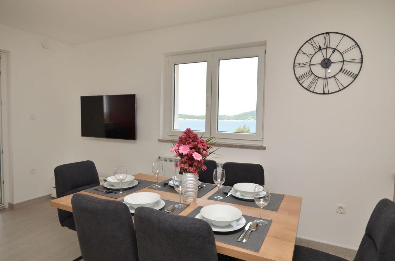 Apartments Villa Sofia Мартиншчица Экстерьер фото